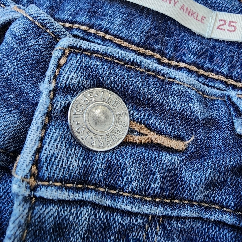 Levi's 721 High Rise Skinny Jeans Med Wash Distressed Ankle Womens Sz 25 - Picture 5 of 10